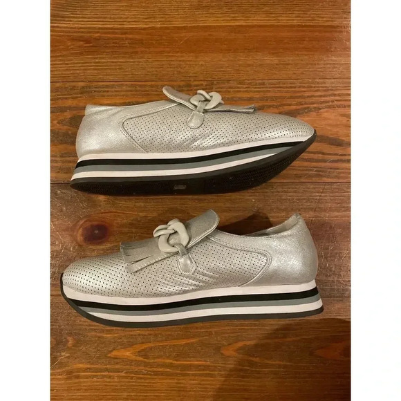 Coconuts by Matisse Women's Bess Silver Metallic Chain Perforated Loafers, 7 - Picture 11 of 12